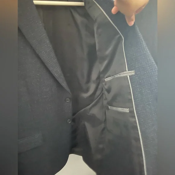 Calvin Klein 42 short Navy Suit - Picture 2 of 5